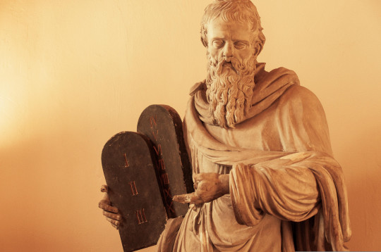 wal_172619-moses-statue-6930536