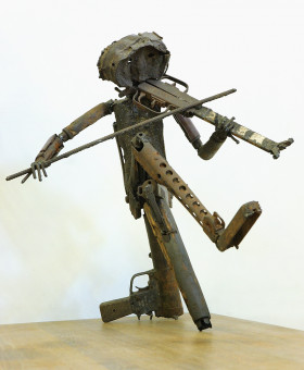 Violinist made from guns