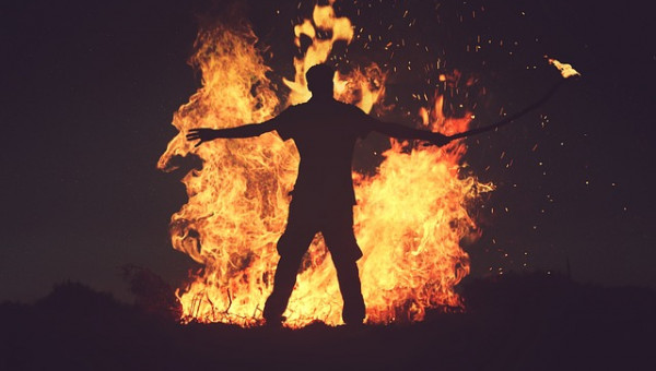 fire-2593636_640