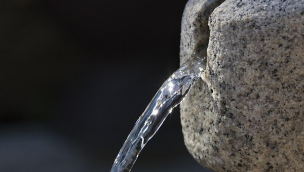 spring-water-3723218_640