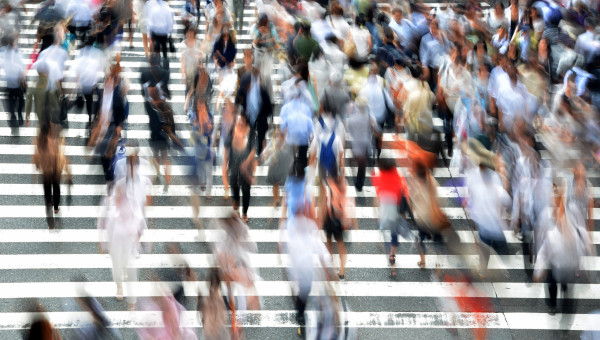 b_me-pedestrians-400811